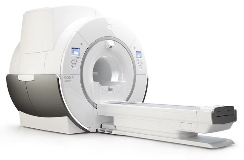 Магнитно-резонансный томограф GE Healthcare SIGNA Premier